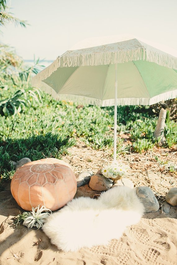 Hippie inspired wedding inspiration  | Photo by Megan Welker | Design and styling by Beijos Events | Read more - https://www.100layercake.com/blog/?p=77108