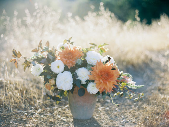 Copper autumn wedding inspiration | Photo by Ashley Kelemen Photography | Read more - https://www.100layercake.com/blog/?p=80054