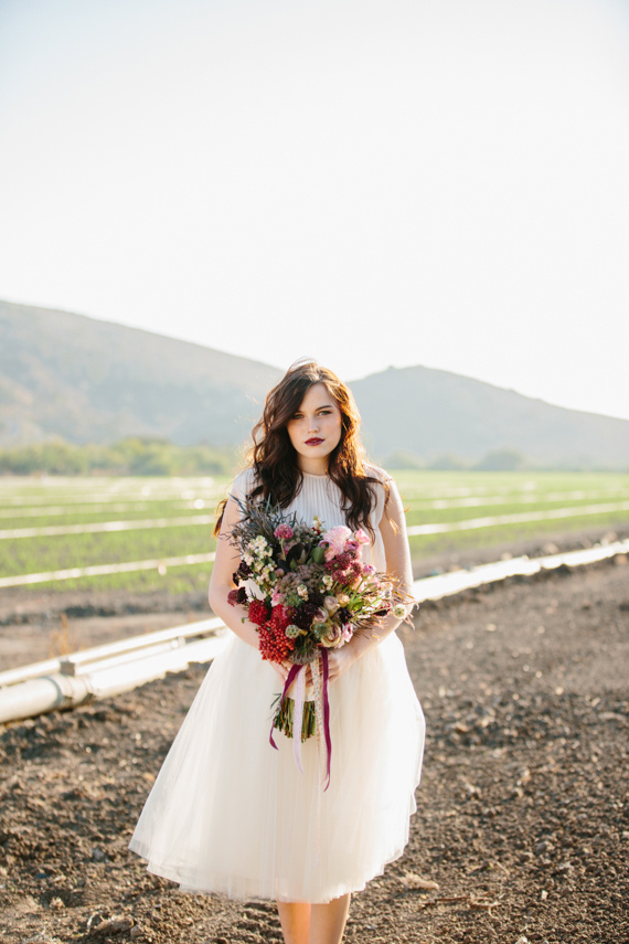 Fall fashion and floral wedding inspiration | Photo by Marianne Wilson Photography | Read more - https://www.100layercake.com/blog/?p=80483