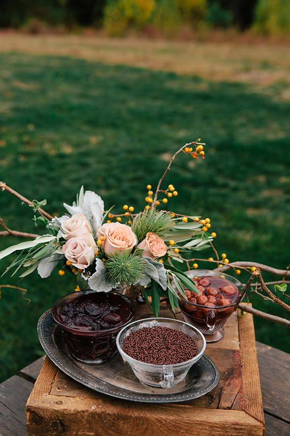 Fall entertaining inspiration | Photo by Shannen Natasha Photography of The Wedding Artist Collective | Read more - https://www.100layercake.com/blog/?p=81985