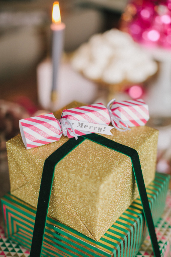 100 Layer Cake gift wrap party | Urbanic gift wrap | Photo by Fondly Forever