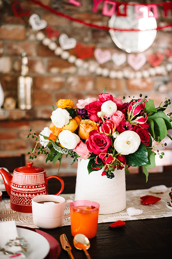 Valentine's Day inspiration | Photo by  Michele Hart Photography | Design and Styling Lexy Ward of PROPER | Read more -  https://www.100layercake.com/blog/wp-content/uploads/2015/02/valentines-day-inspiration-1.jpg