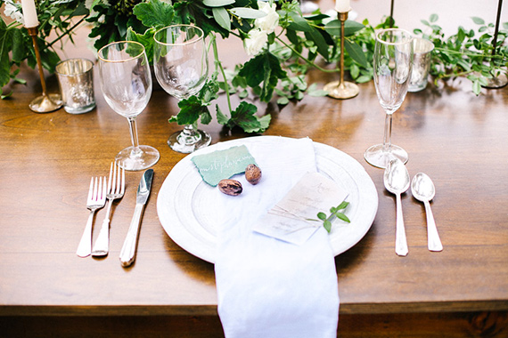 Rustic outdoor wedding inspiration | Photo by  Mary Claire Photography | Read more - https://www.100layercake.com/blog/wp-content/uploads/2015/03/Rustic-outdoor-wedding-inspiration 