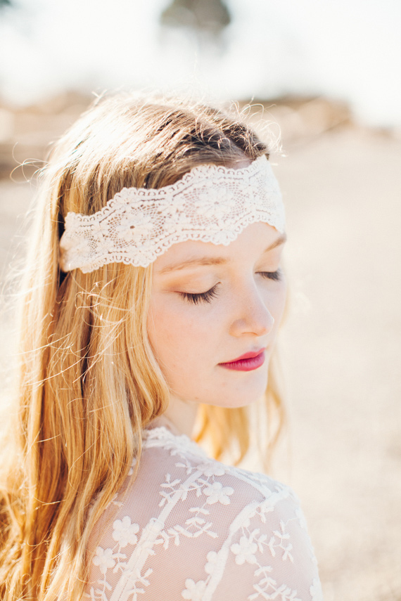 Lace headband | Photo by  Catie Coyle Photography  | Read more - https://www.100layercake.com/blog/wp-content/uploads/2015/04/Bohemian-floral-inspiration