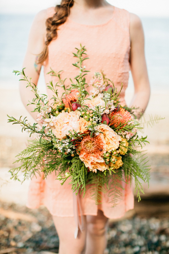 Peach Bouquet | Photo by  Catie Coyle Photography  | Read more - https://www.100layercake.com/blog/wp-content/uploads/2015/04/Bohemian-floral-inspiration