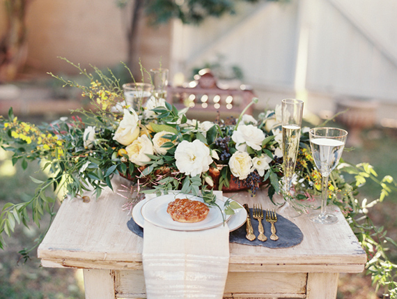 Intimate outdoor rehearsal dinner inspiration | Photo by Lauren Balingit | Read more -  https://www.100layercake.com/blog/wp-content/uploads/2015/04/Intimate-outdoor-rehearsal-wedding-inspiration 