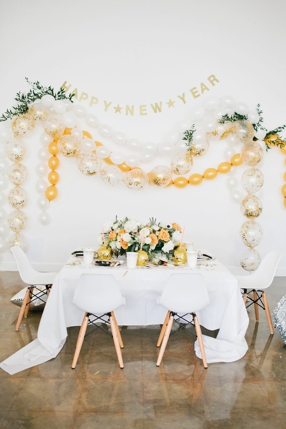 How to decorate for a New Years Eve party 100 Layer Cake