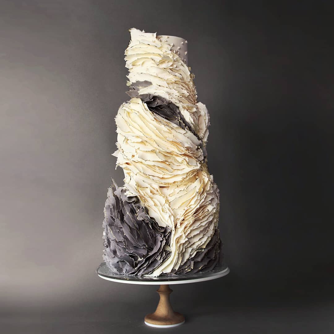 15 fine art sculpture wedding cakes 100 Layer Cake