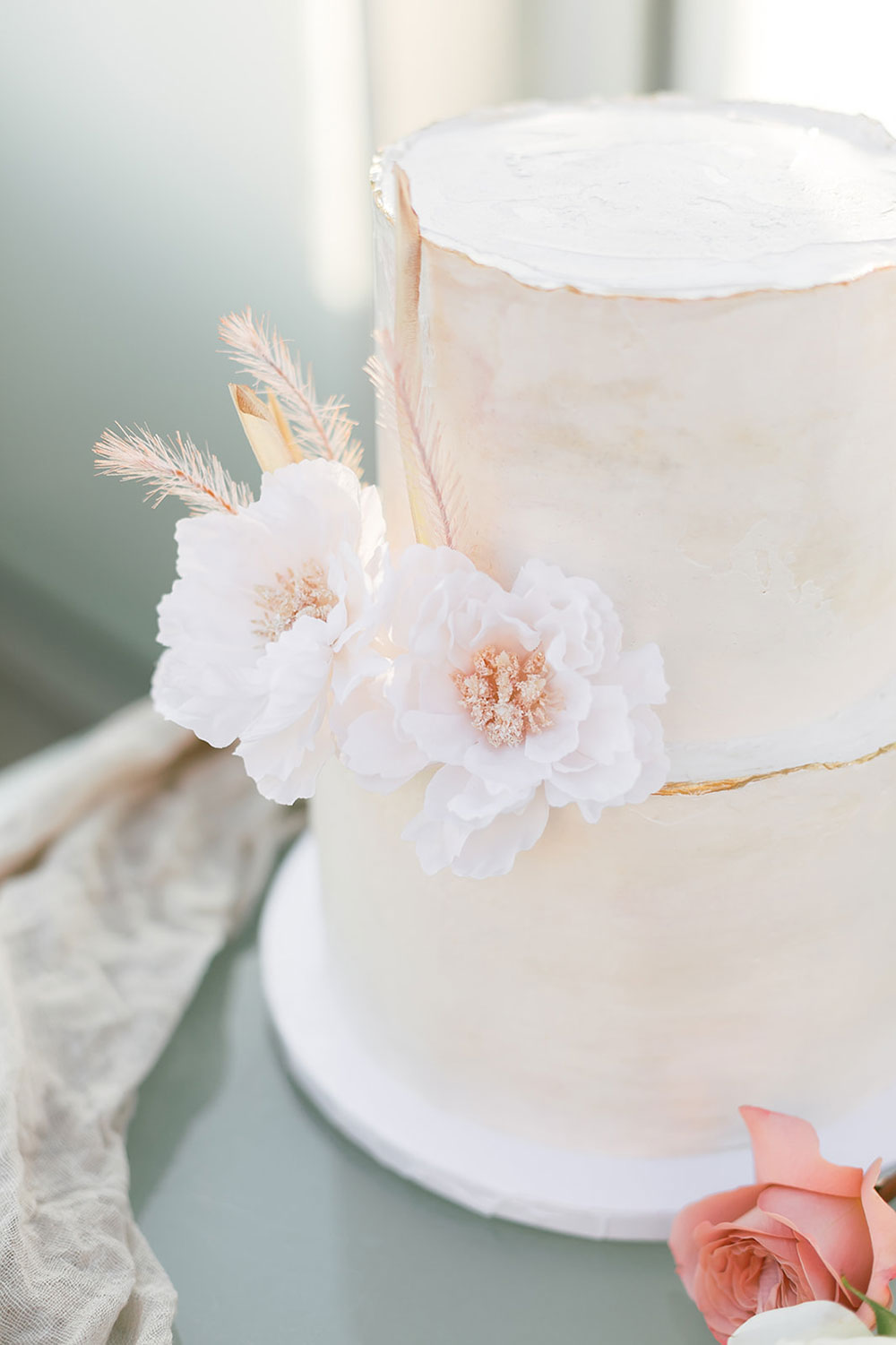 A mauve and cream spring NYC elopement | Elopements | 100 Layer Cake