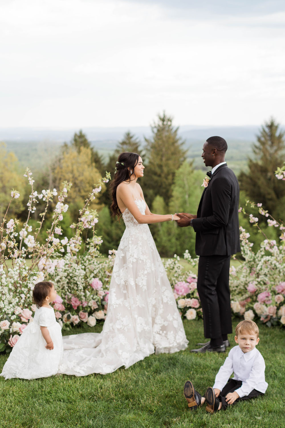 Spring micro wedding at Cedar Lakes Estate