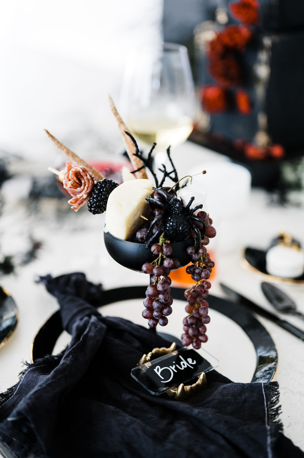 Idées effrayantes de fête d'Halloween et de mariage en noir et blanc