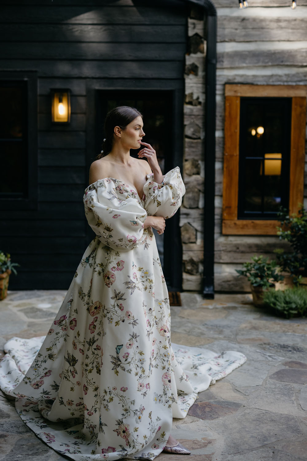 Idées de mariage de montagne d'été de luxe avec une robe à fleurs
