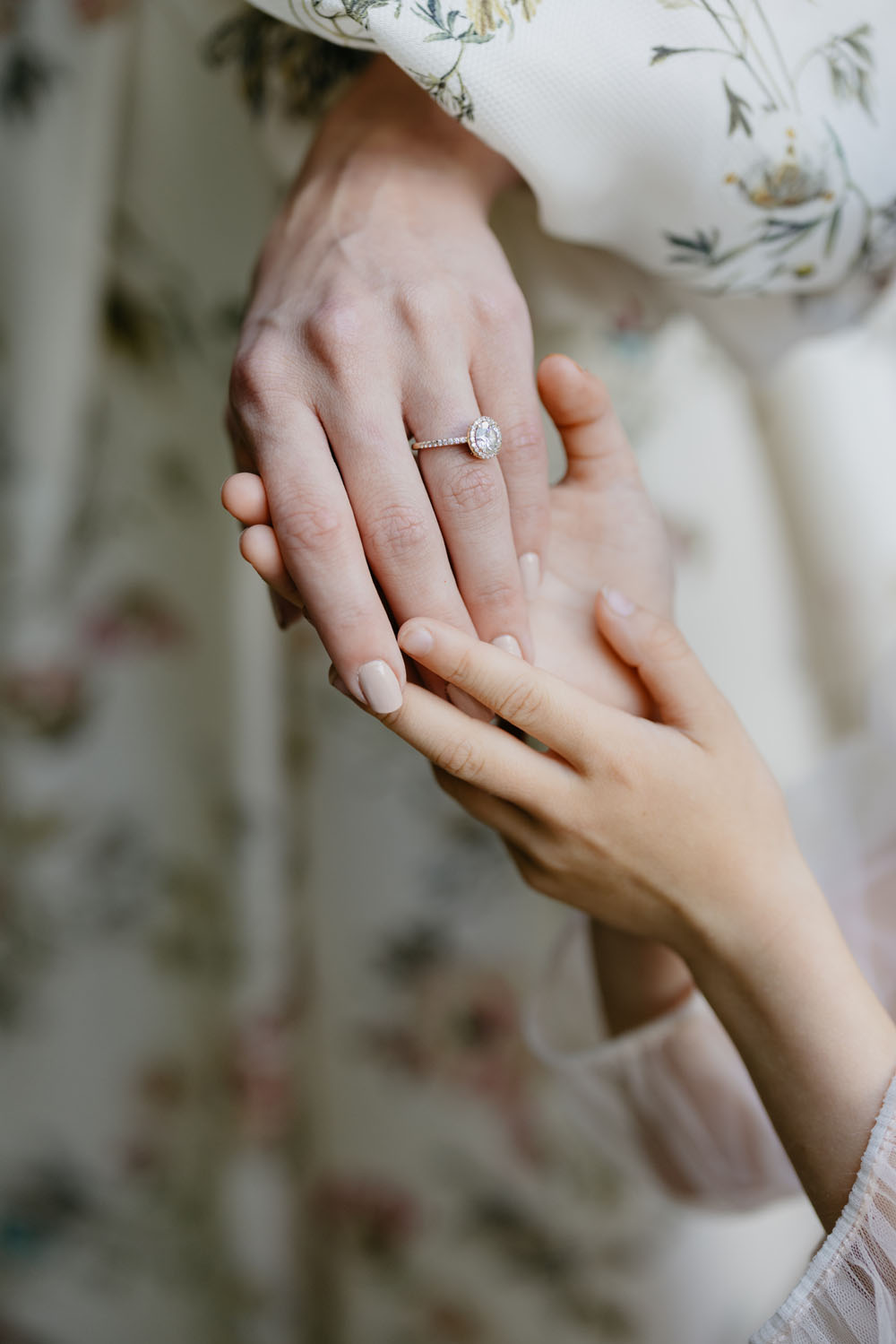Idées de mariage de montagne d'été de luxe avec une robe à fleurs