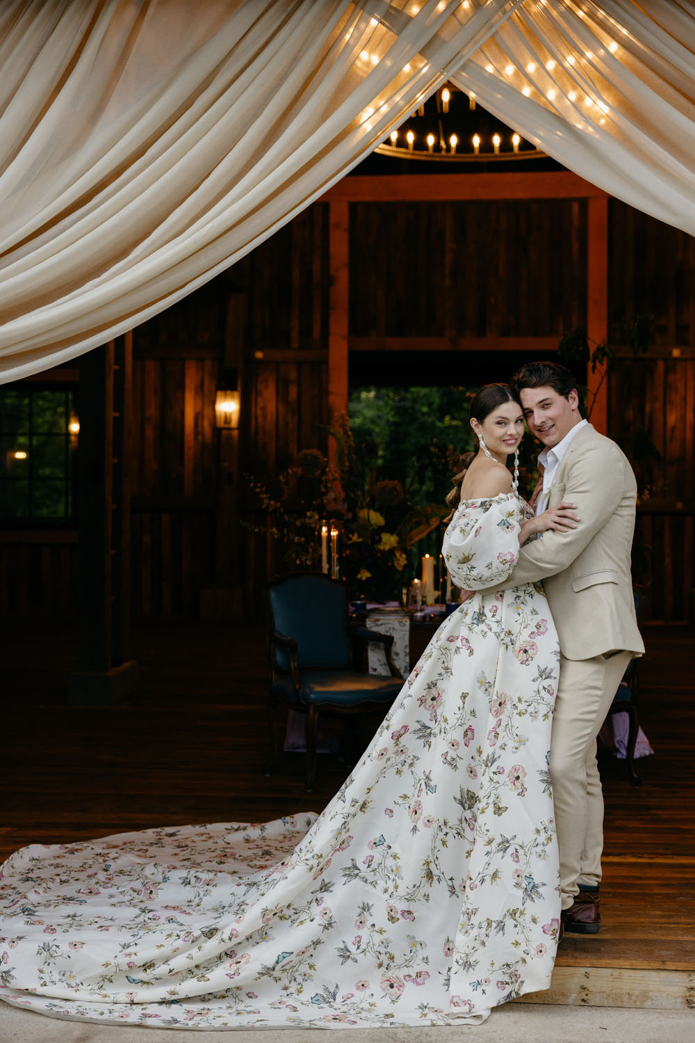 Idées de mariage de montagne d'été de luxe avec une robe à fleurs