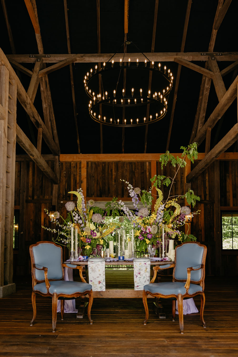 Idées de mariage de montagne d'été de luxe avec une robe à fleurs