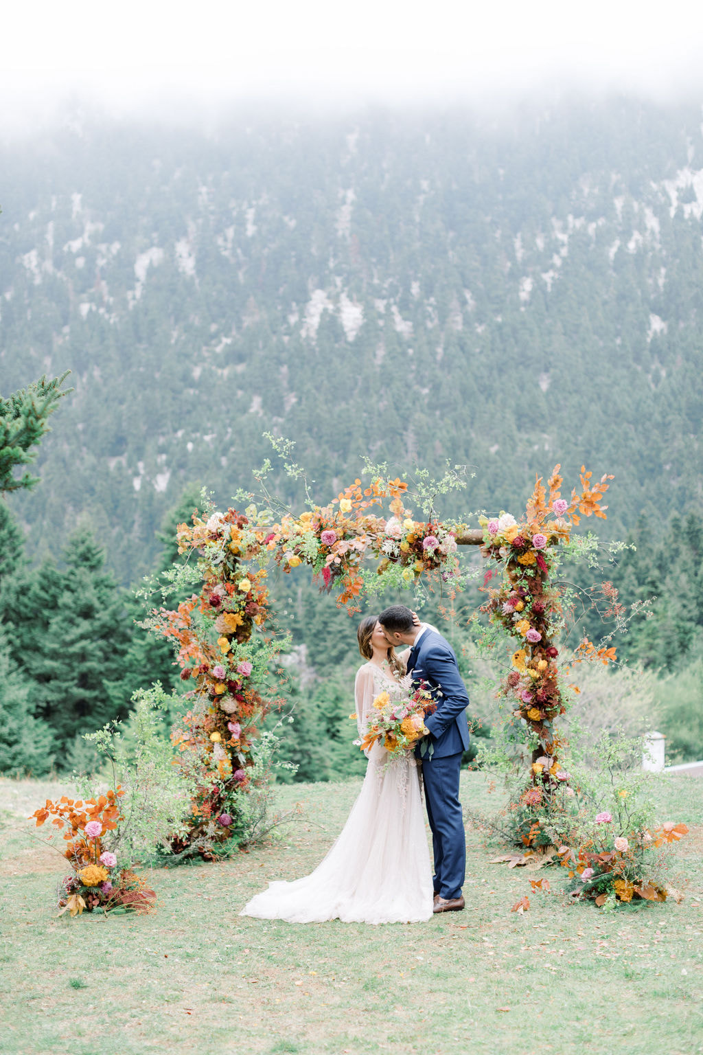 Autumn Cozy and Romantic Wedding on the mountain