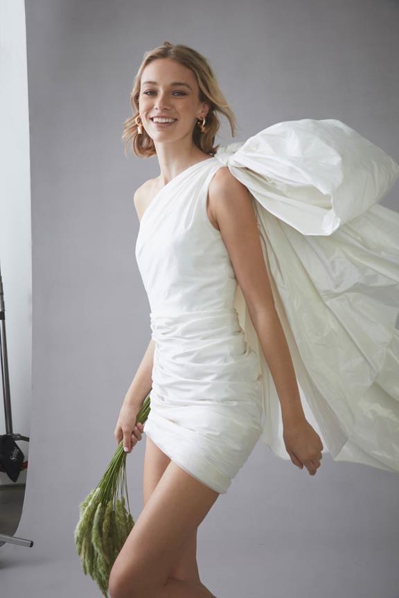 oscar de la renta bridal gown
