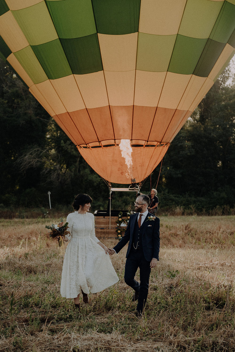 Vintage sunrise hot air balloon elopement over Tuscany