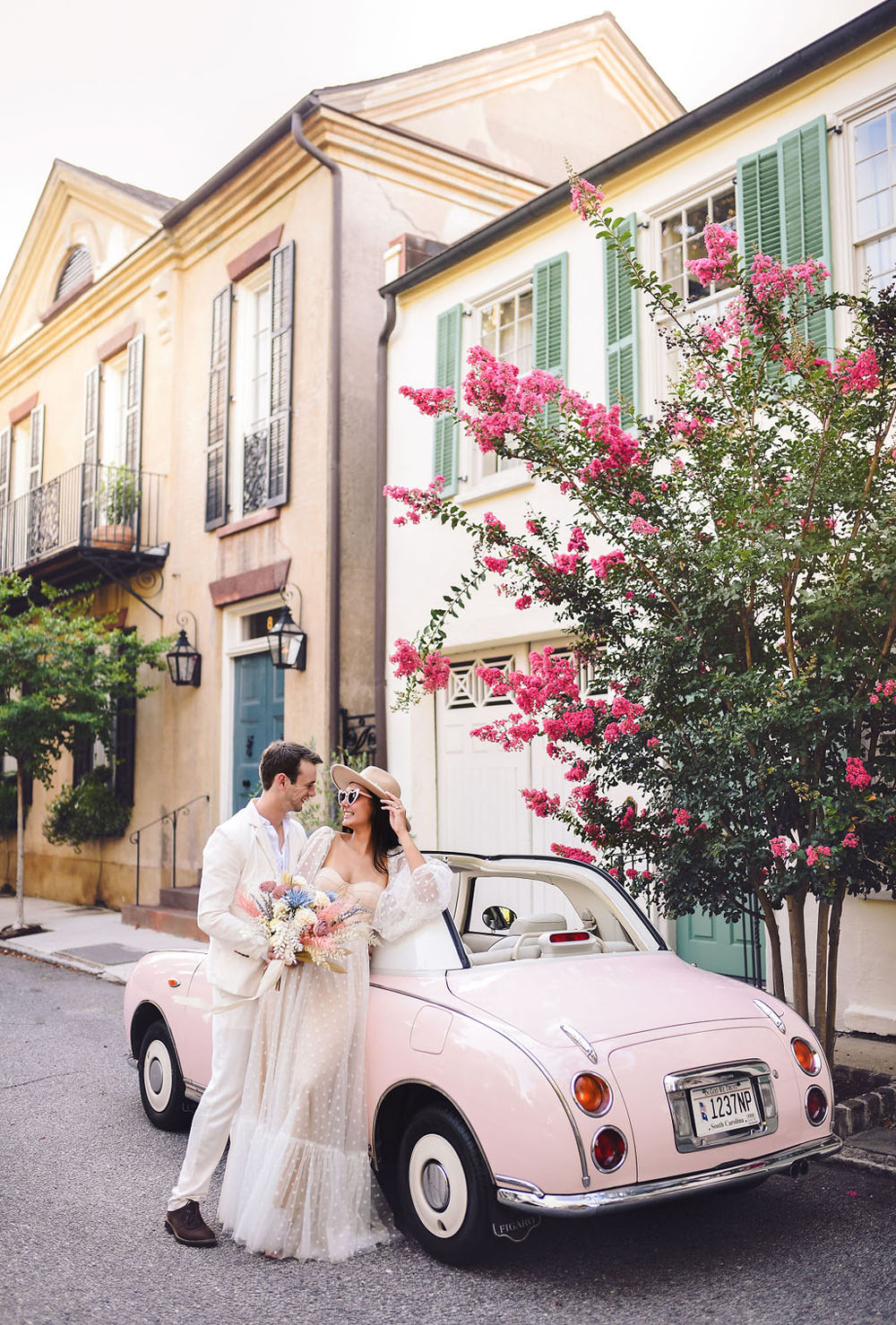 Colorful coastal elopement inspiration in Charleston | Wedding Inspiration