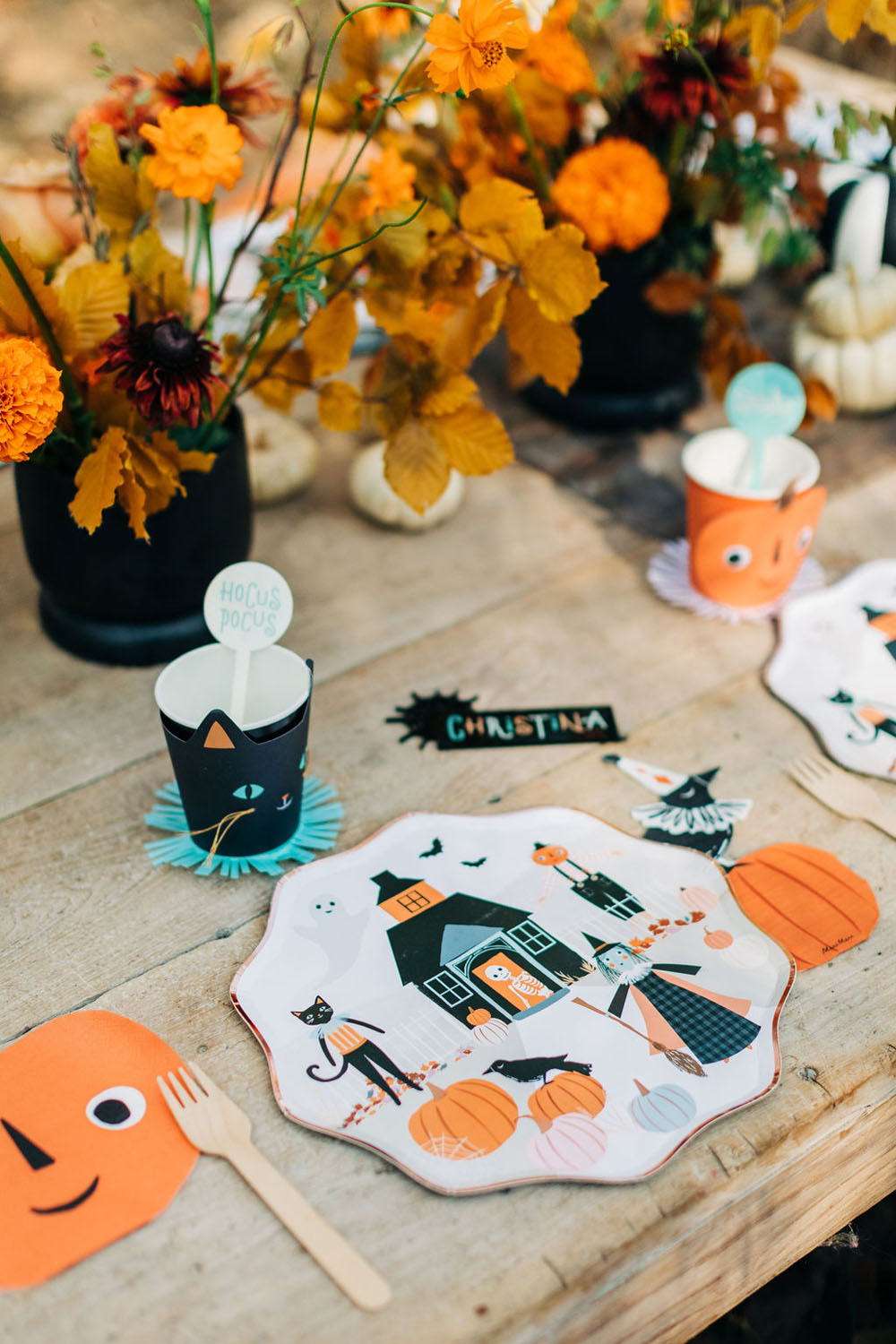 A kids' vintage inspired Halloween party from Beijos Events