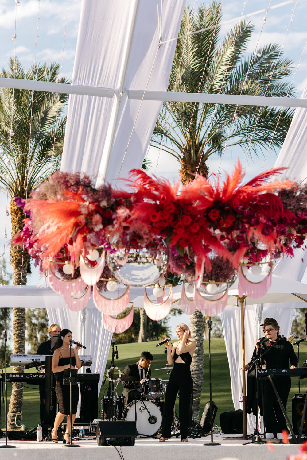  Indian Wells Golf Resort wedding with an electric color palette 