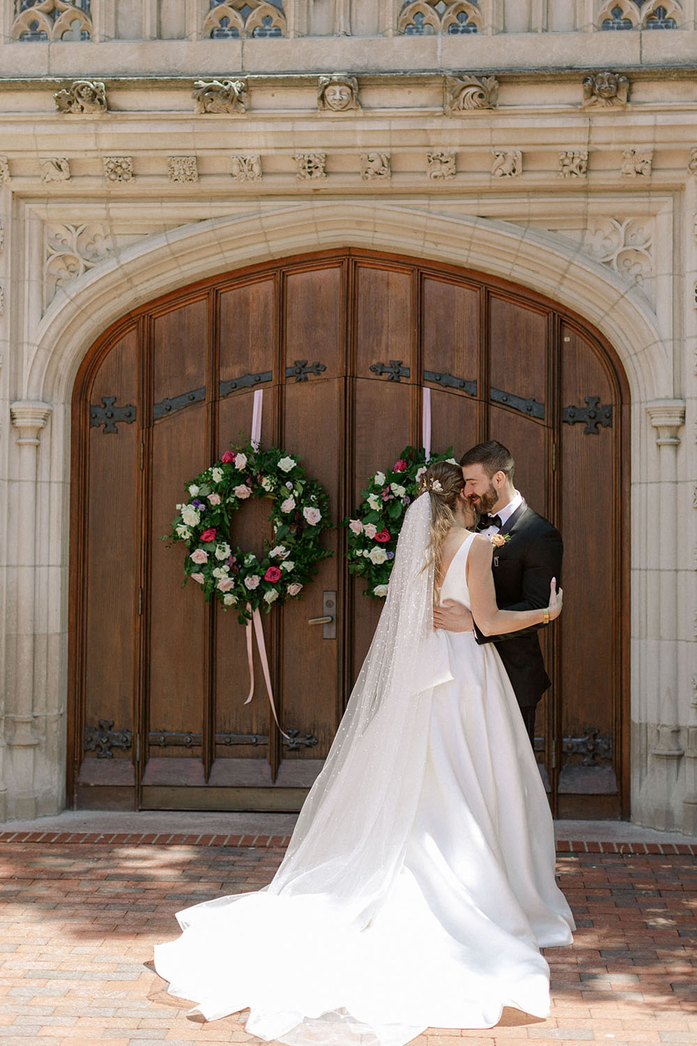 A lush and lively wedding in St. Louis filled with bold color and elegant details