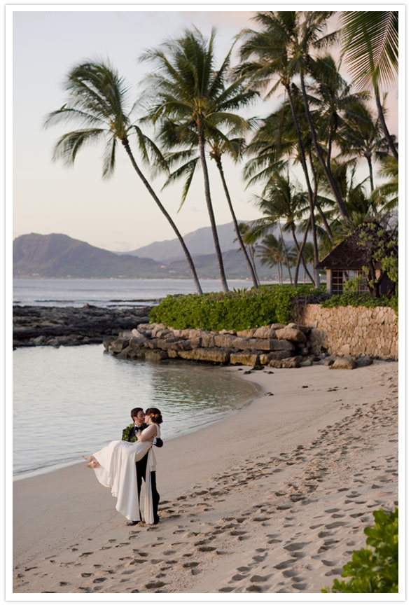 Classy Hawaiian wedding