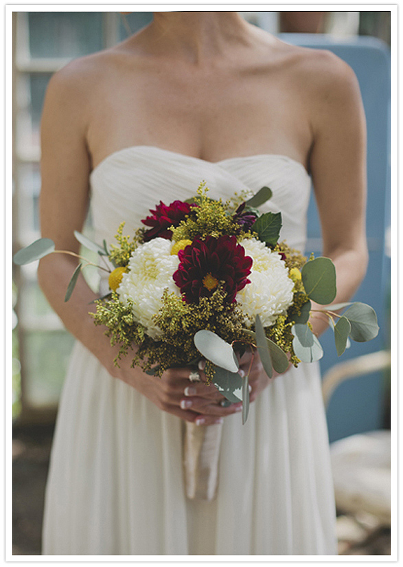 wine red, green and white bouquet