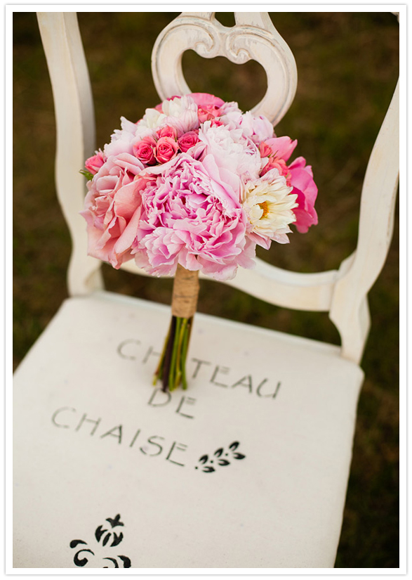 bouquet of ombre pinks and white accents