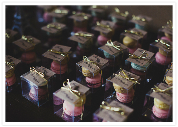 macaroon guest favors