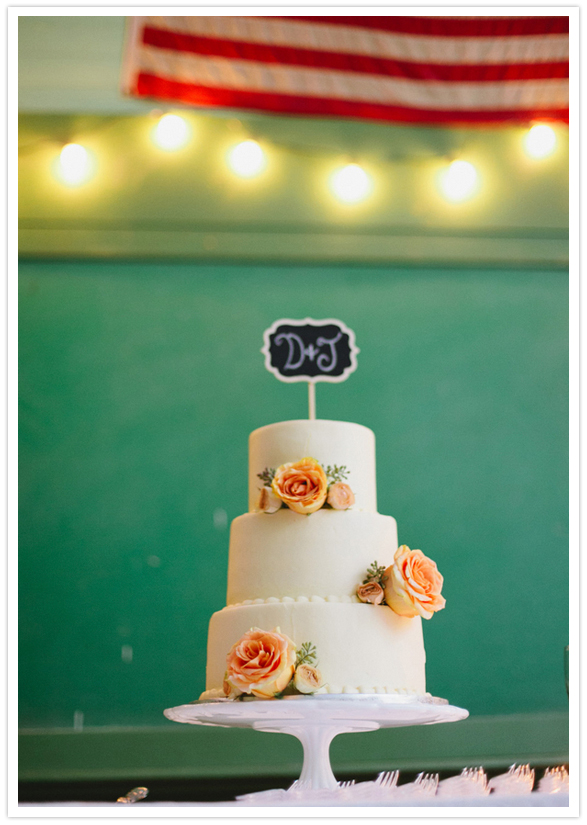 chalkboard cake topper and peach rose accents