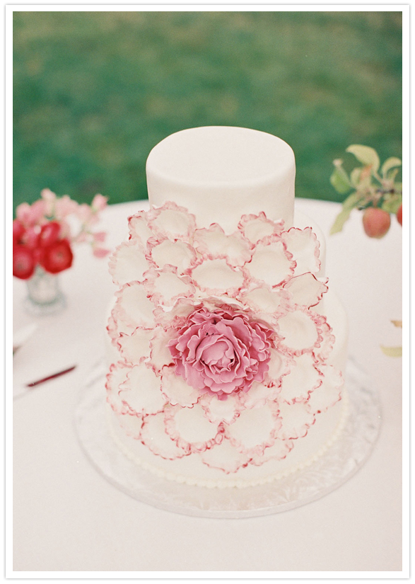 flower-designed wedding cake