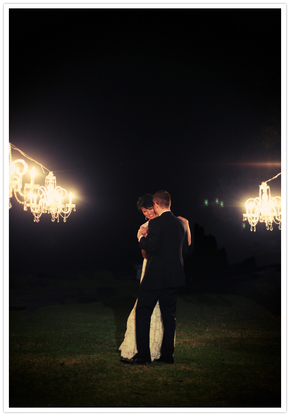 romantic outdoor wedding photo by http://www.maxandfriends.com