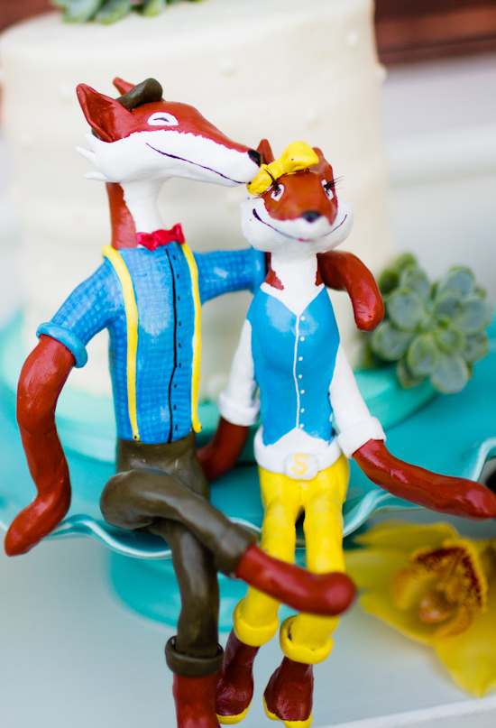 fox-themed cake accessories