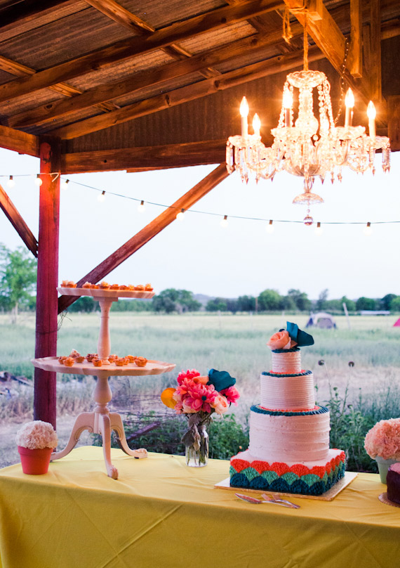 Colorful Texas wedding | photo by Paige Newton | 100 Layer Cake