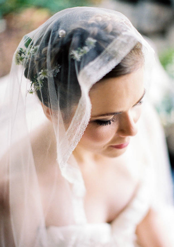 Wedding veil | Scott Michael Photography | 100 Layer Cake 
