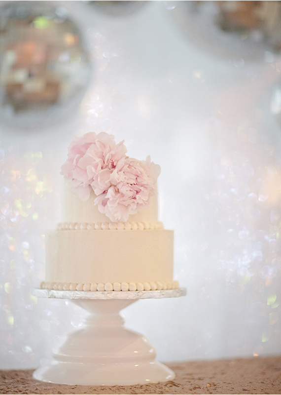 Modern wedding cake | photo by Joielala | design by Jesi Haack| 100 Layer Cake