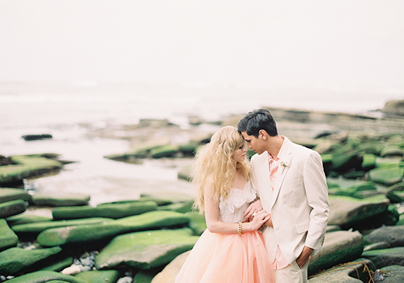 Pink and gold wedding inspiration | photos by Ashley Kelemen | 100 Layer Cake 