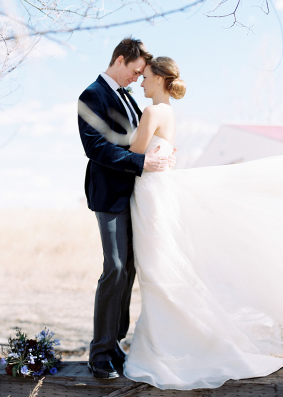 Elegant spring wedding inspiration | DeFiore Photography | 100 Layer Cake 