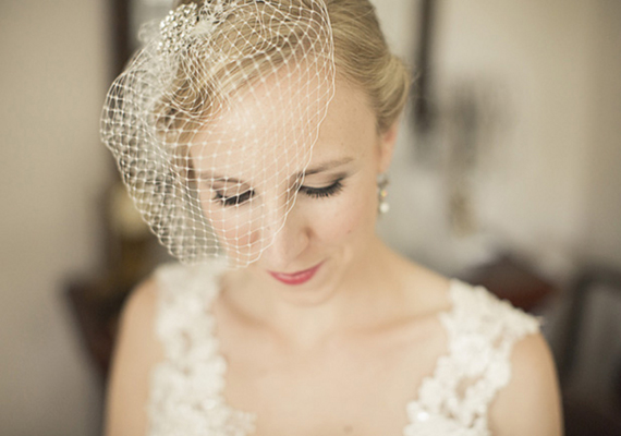 Vintage veil with comb |  photos by Mustard Seed Photography | 100 Layer Cake