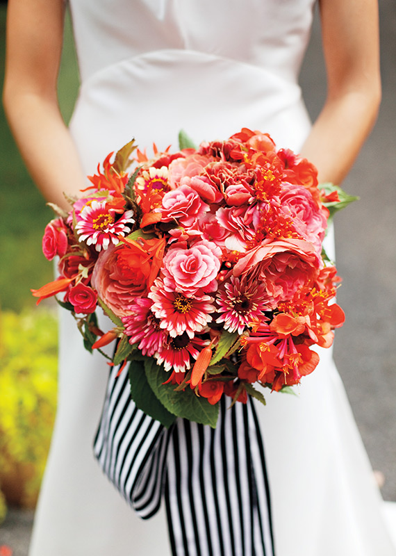 Red bridal bouquet | photos by Jessica Antola | 100 Layer Cake