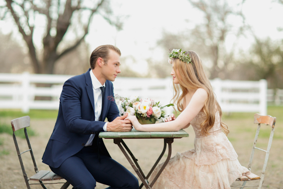 Romantic Spring wedding ideas | Photo by  Apryl Ann Photography | 100 Layer Cake