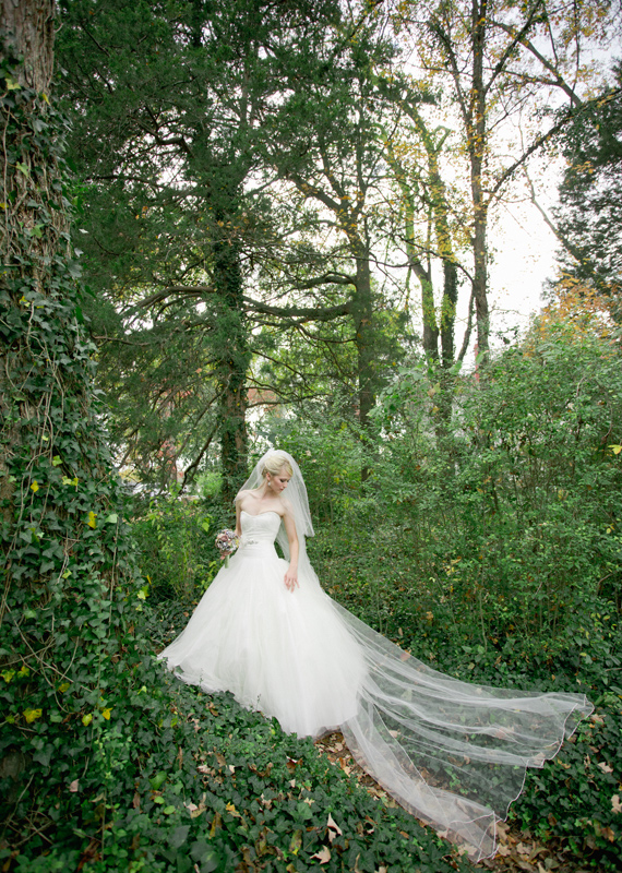 Sassi Holford wedding dress | Photo by Jeremy Harwell | 100 Layer Cake