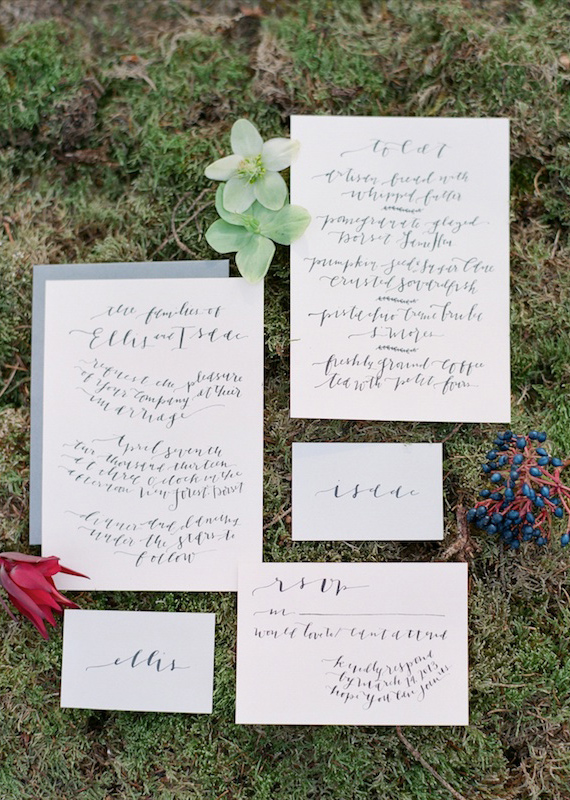 Rustic wedding inspiration | stationery by La Happy | photo by Aneta Mak | 100 Layer Cake