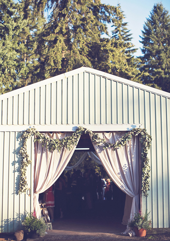 Rustic Oregon wedding | photo by Anthem Photography | 100 Layer Cake