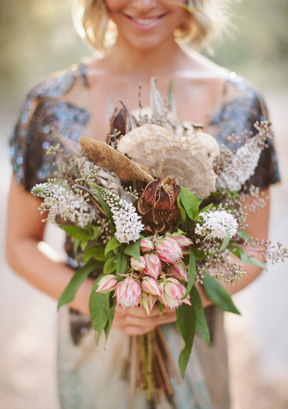 Bohemian woodland wedding inspiration | photo by Laura Goldenberger Photography | 100 Layer Cake 