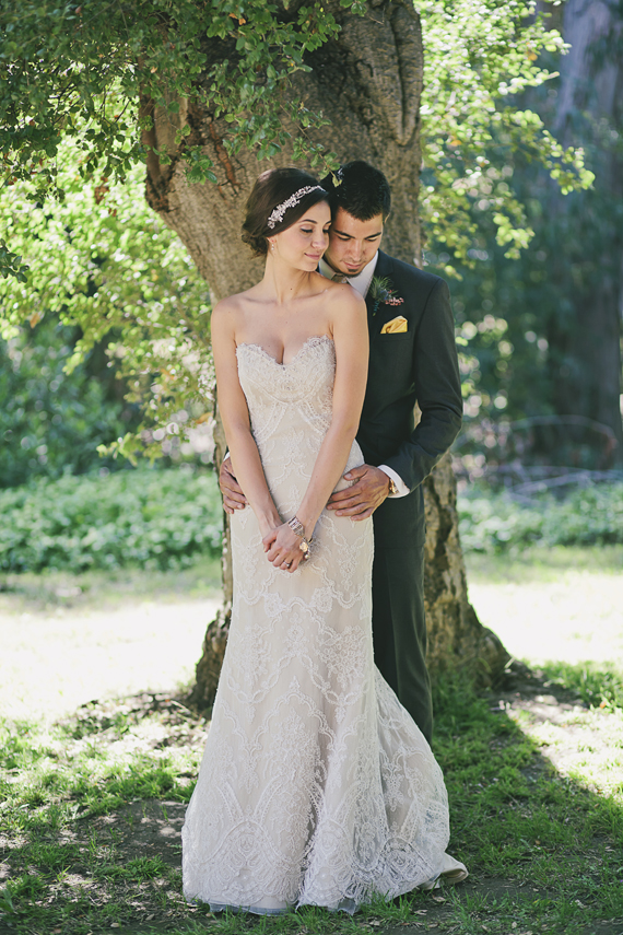 Bohemian Southern California wedding | Photo by Dear to my Art | Read more - http://www.100layercake.com/blog/?p=66684
