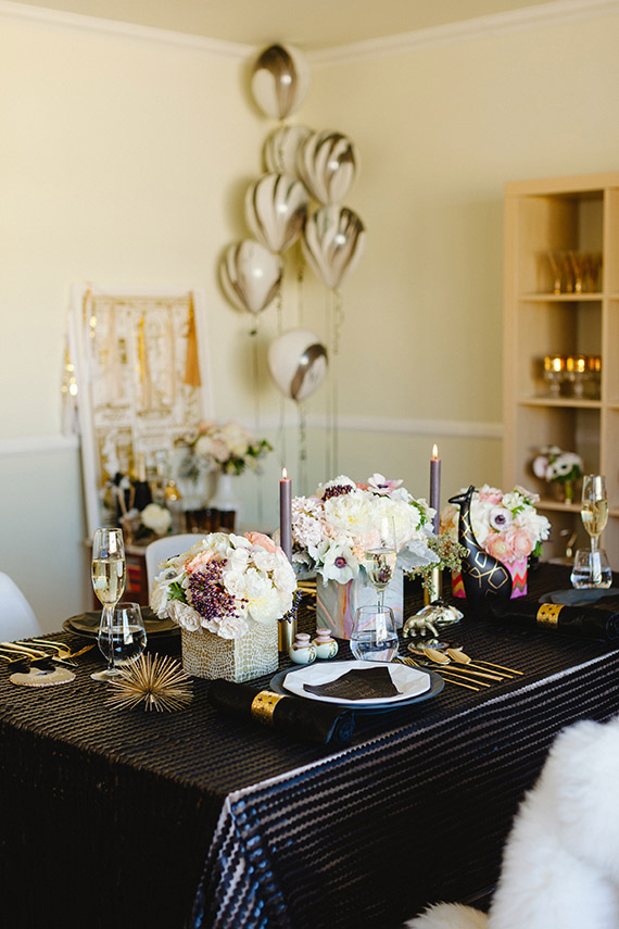 Modern dinner party inspiration | Kate Spade New York dinnerware | photo by Erin Hearts Court | Read more - http://www.100layercake.com/blog/?p=67320