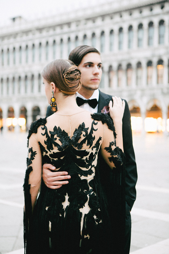 Dark-and-romantic -Venice-wedding-ideas-20