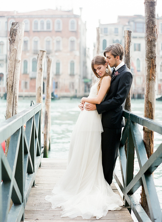 Dark-and-romantic -Venice-wedding-ideas-9